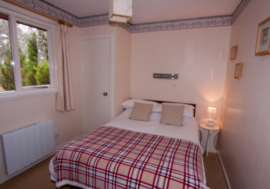 Self-catering lodges double bedroom