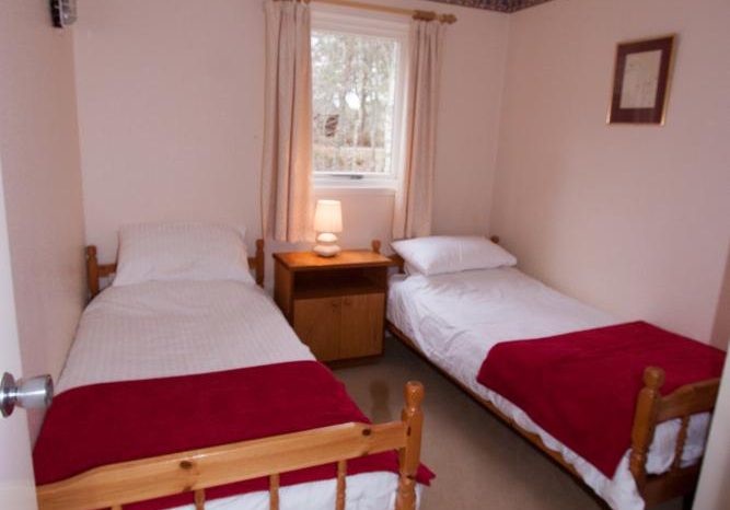 Self-catering lodges twin bedroom